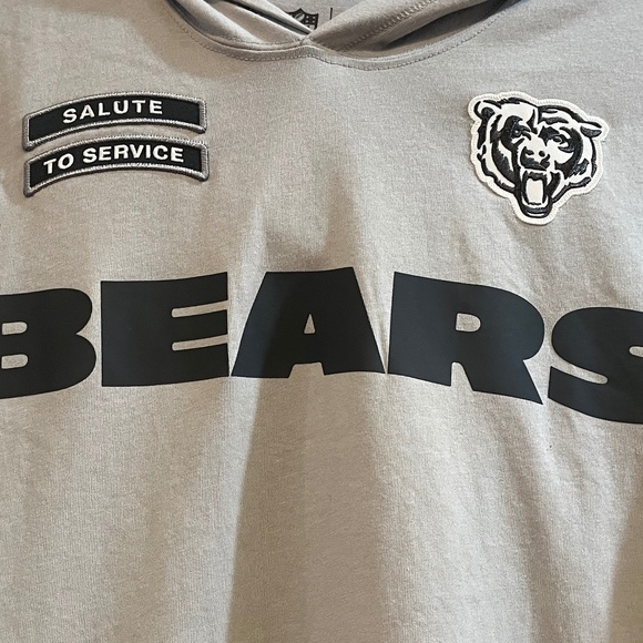 Chicago Bears 2024 “Salute to Service” Nike Dri-FIT Long Sleeve Hoodie - Picture 1 of 6